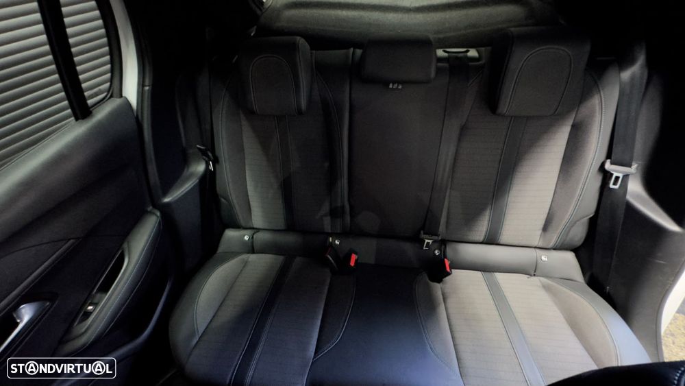Peugeot e-208 Allure Pack - 35