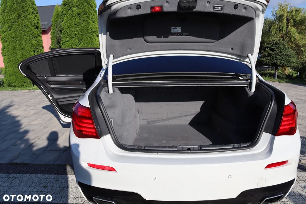 BMW Seria 7 750i - 19