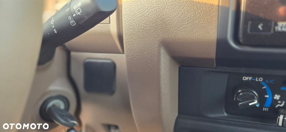Toyota Land Cruiser - 25