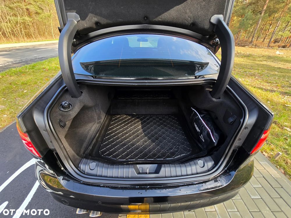 Jaguar XF 20d AWD Prestige - 26