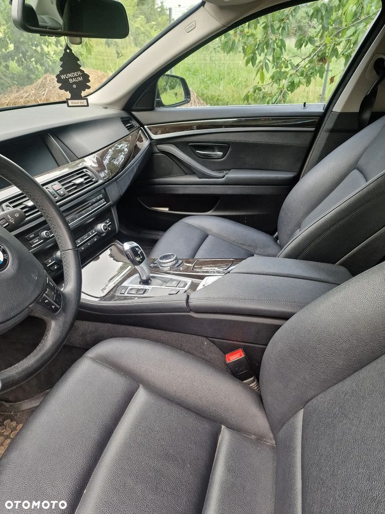 BMW Seria 5 528i - 4