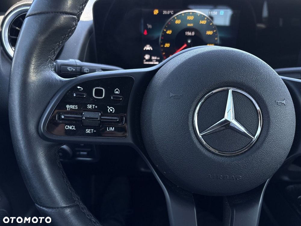 Mercedes-Benz GLB 200 7G-DCT - 15