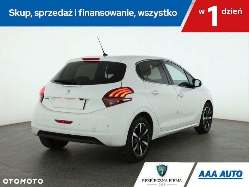Peugeot 208 - 7