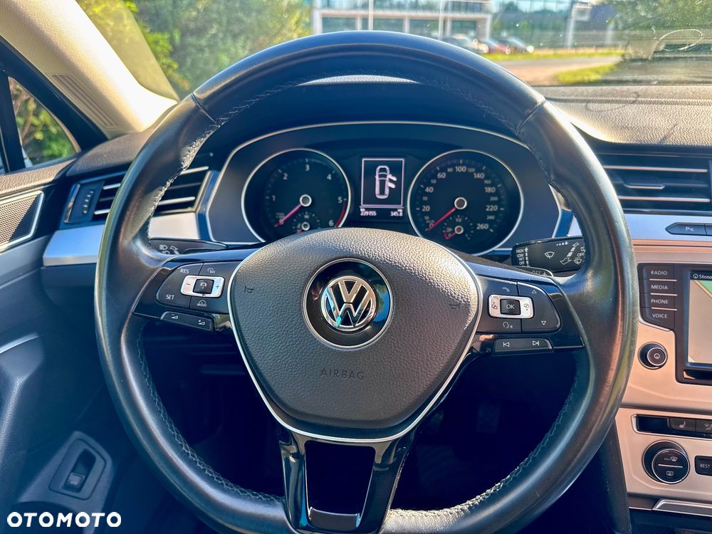 Volkswagen Passat 2.0 TDI SCR DSG Trendline - 14