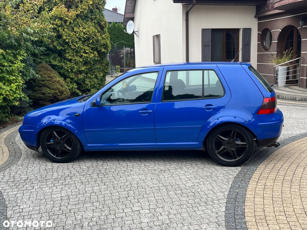Volkswagen Golf - 22