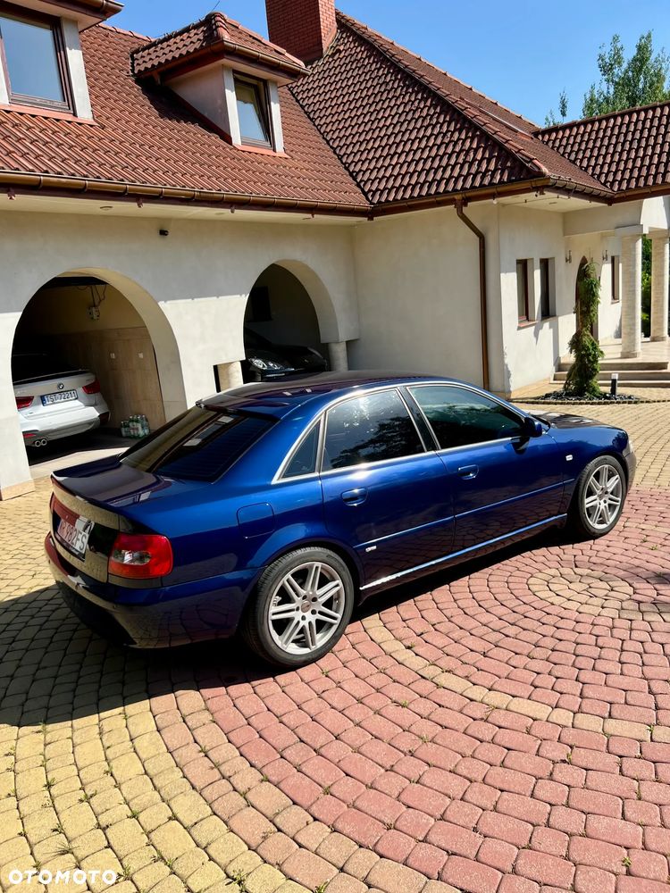 Audi A4 Limousine 1.8 - 7