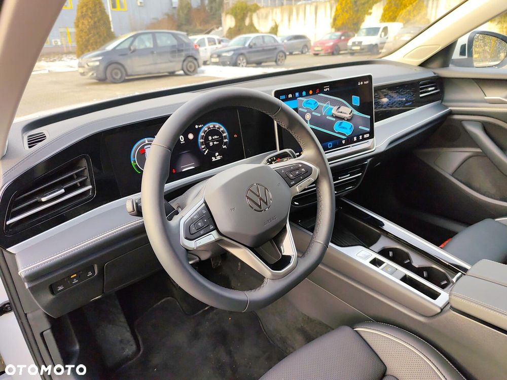Volkswagen Passat - 10