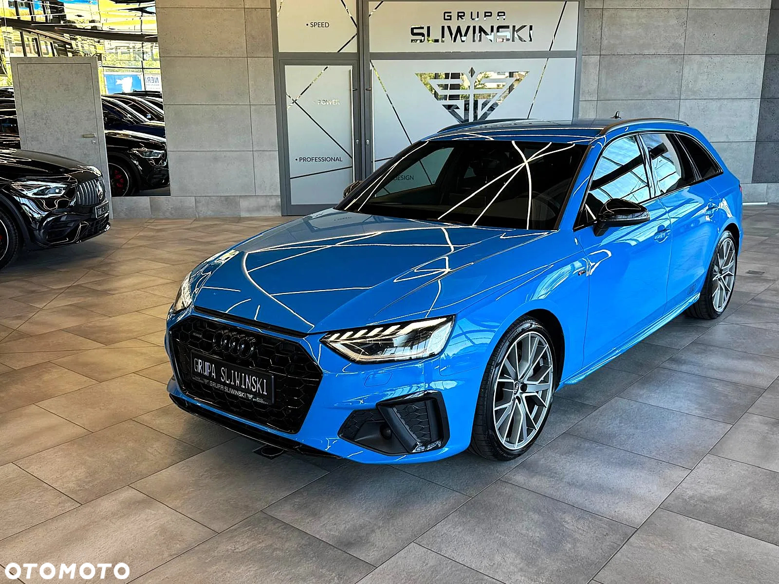 Audi A4 Avant 40 TDI quattro S tronic S line - 2