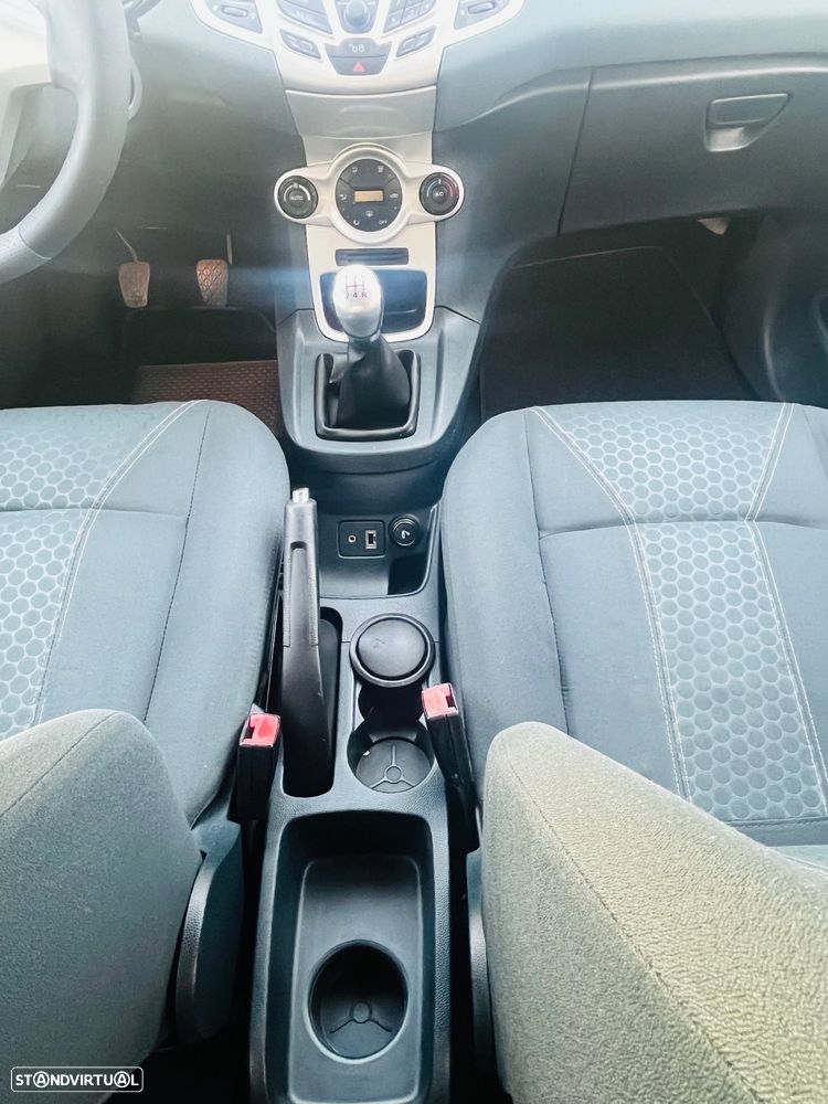 Ford Fiesta 1.4 TDCi Titanium - 28