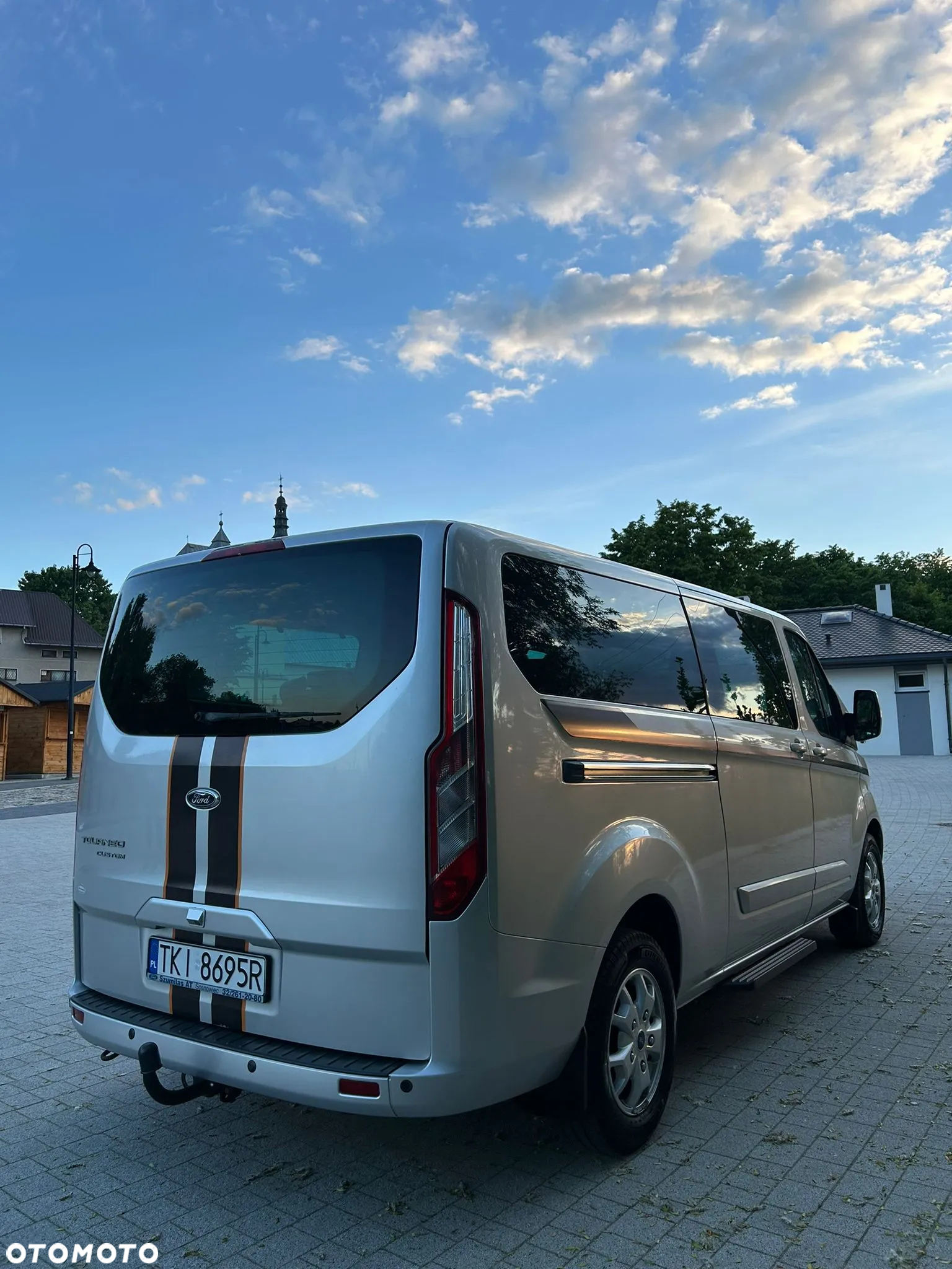 Ford Tourneo Custom - 10
