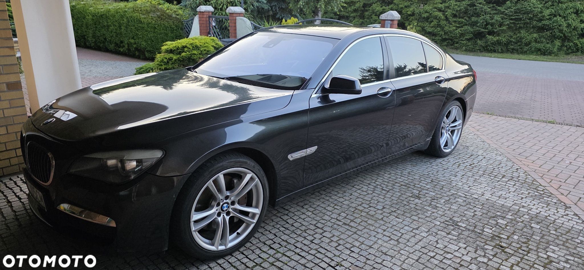 BMW Seria 7 750i xDrive - 1