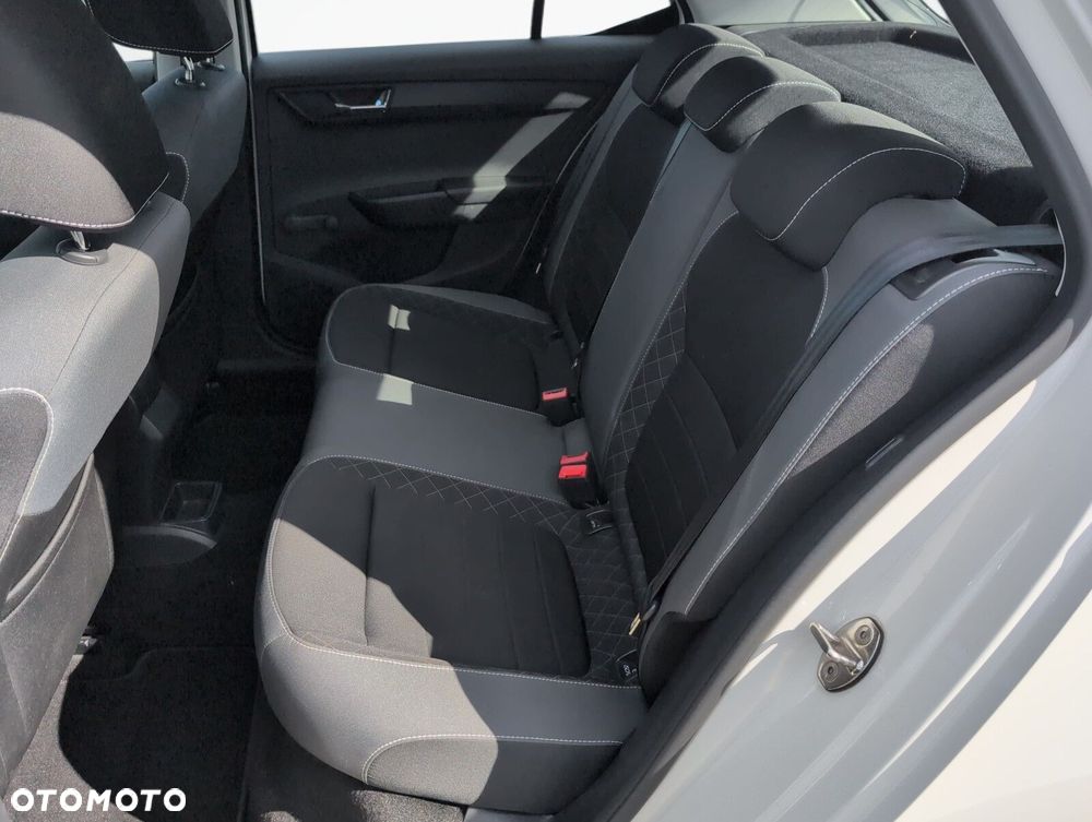 Skoda Fabia 1.0 TSI Ambition - 11
