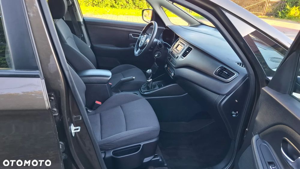 Kia Carens 1.6 GDI Dream Team Edition - 18