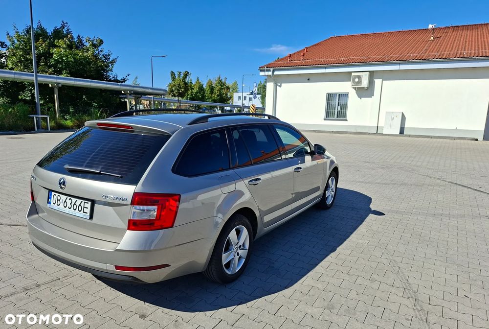 Skoda Octavia ver-1-6-tdi-ambition - 3