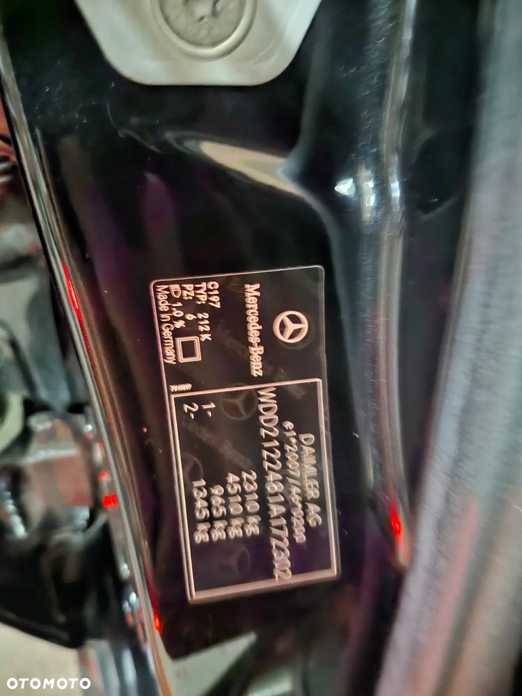 Mercedes-Benz Klasa E 200 T CGI BlueEFFICIENCY Automatik - 15