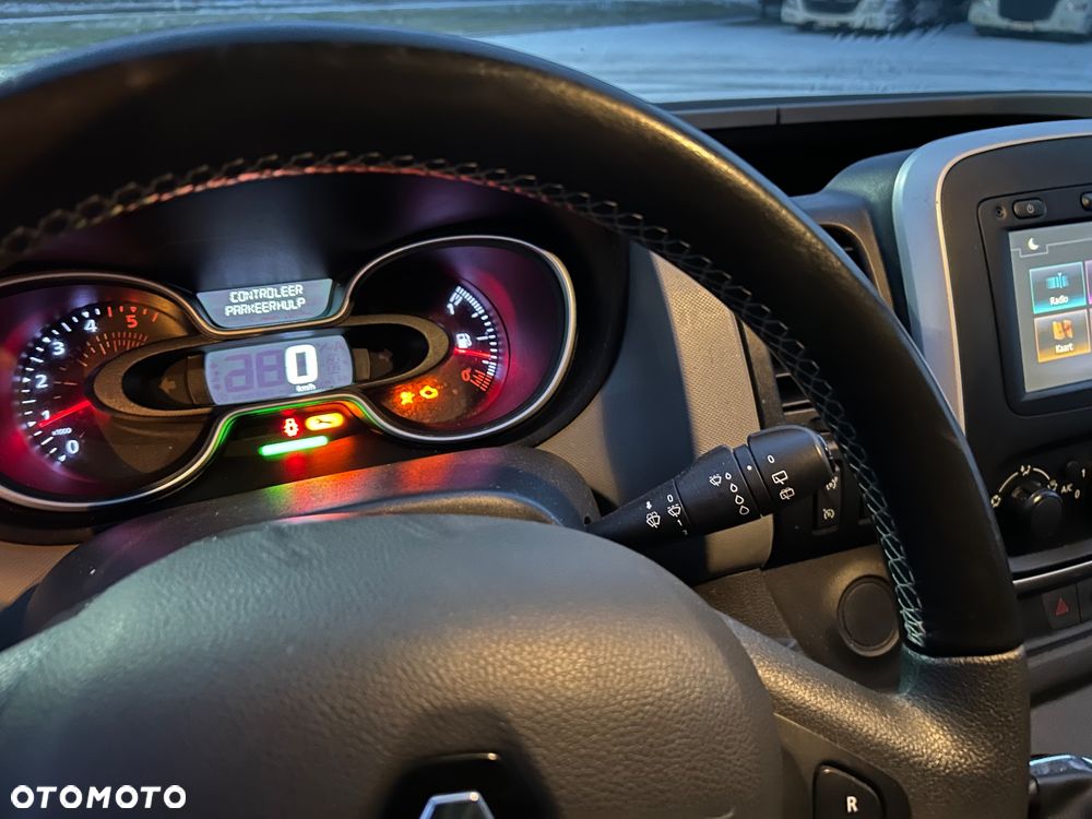 Renault Trafic - 10