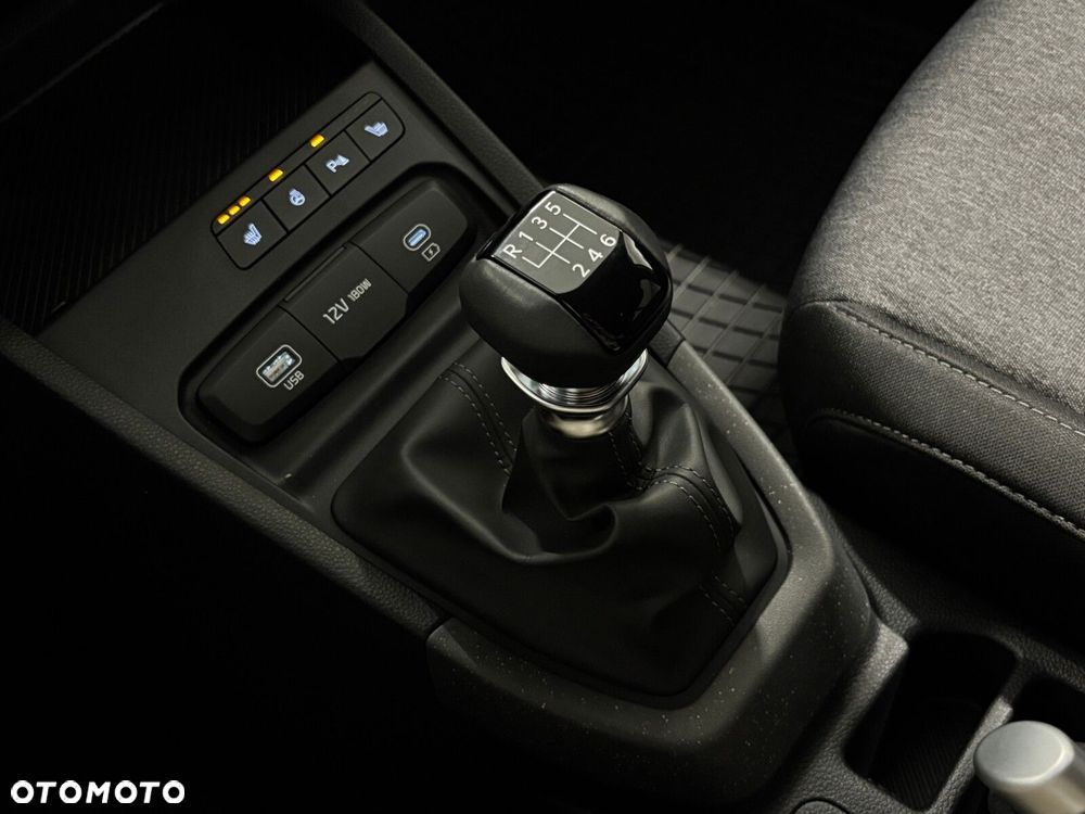 Kia Stonic - 31
