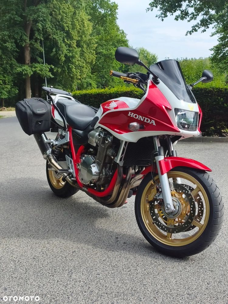 Honda CB - 1