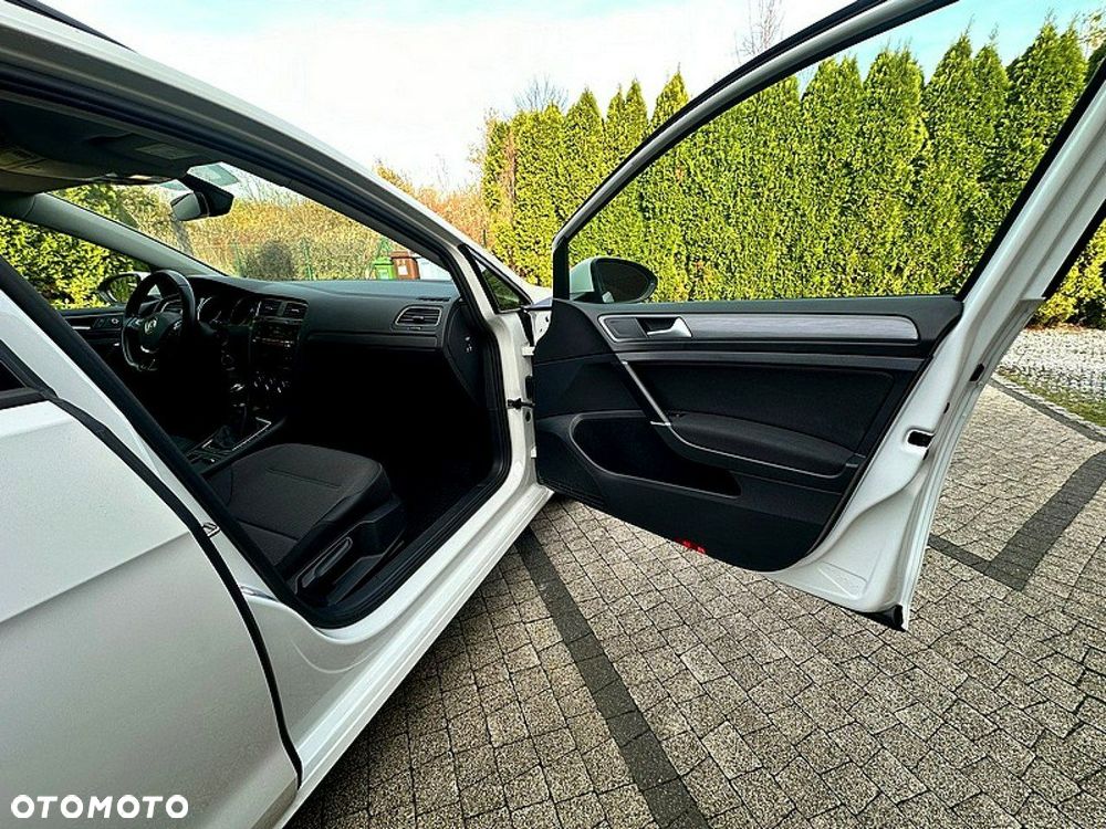 Volkswagen Golf Variant - 12