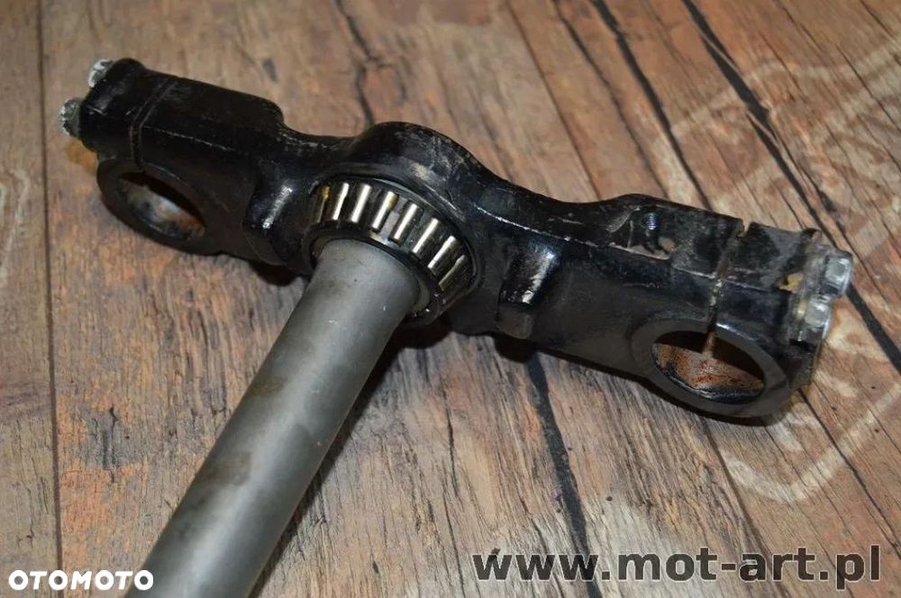 PÓŁKA DOLNA SZTYCA SUZUKI GN250 - 4