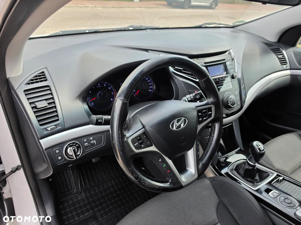 Hyundai i40 Kombi blue 1.6 Classic - 34