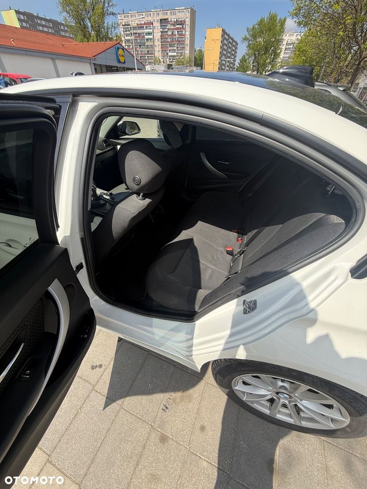BMW Seria 3 318i - 4