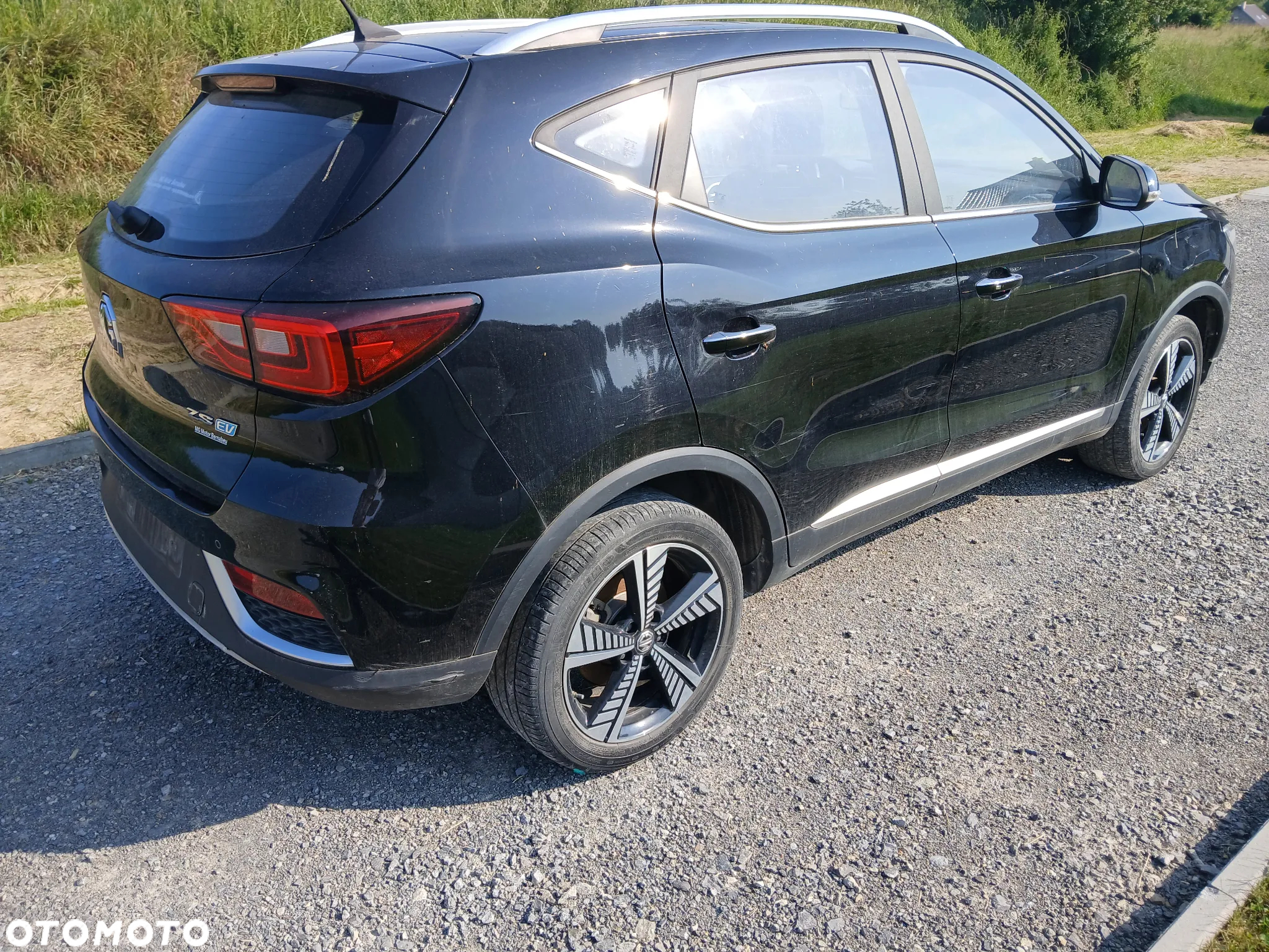 MG ZS - 10