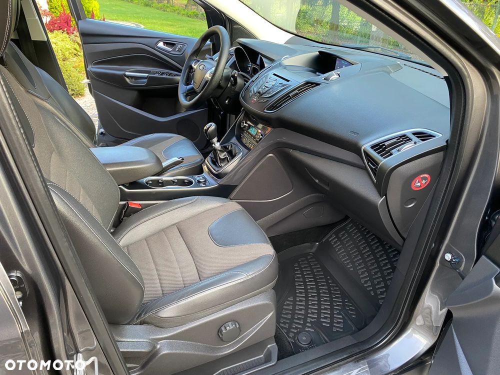 Ford Kuga 2.0 TDCi 4x4 Titanium - 16