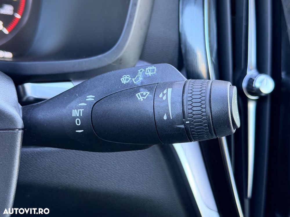 Volvo V60 D3 Geartronic Momentum - 36