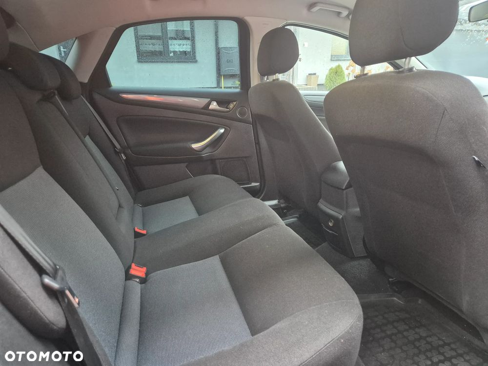 Ford Mondeo 2.0 TDCi Trend - 12