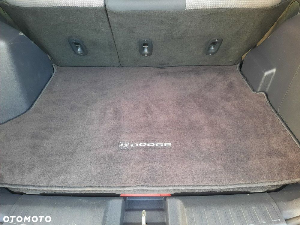 Dodge Caliber - 16