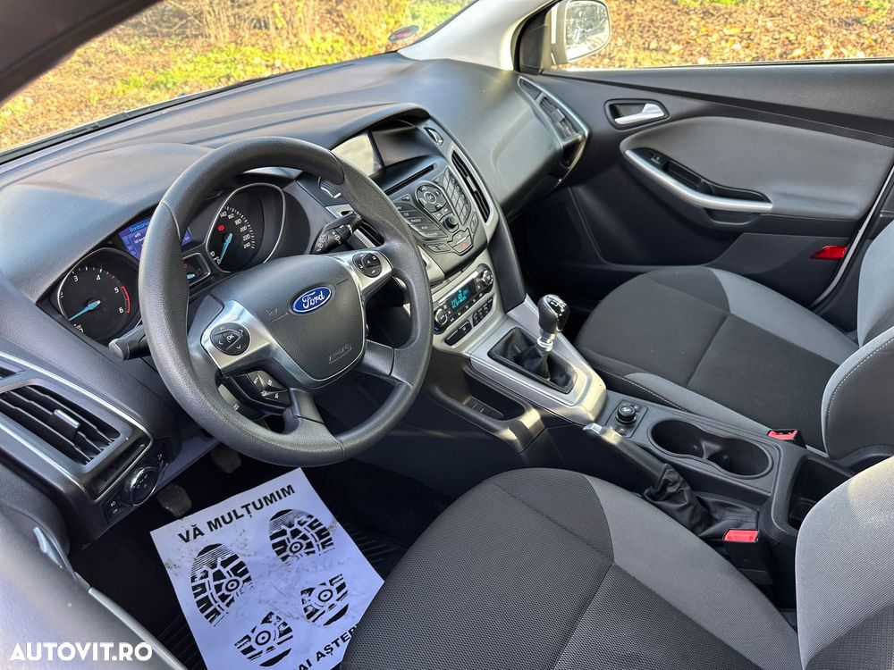 Ford Focus 1.6 TDCi DPF Champions Edition - 6