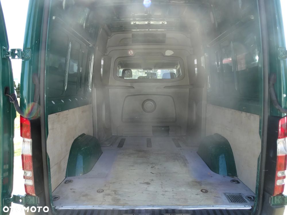 Mercedes-Benz Sprinter - 15