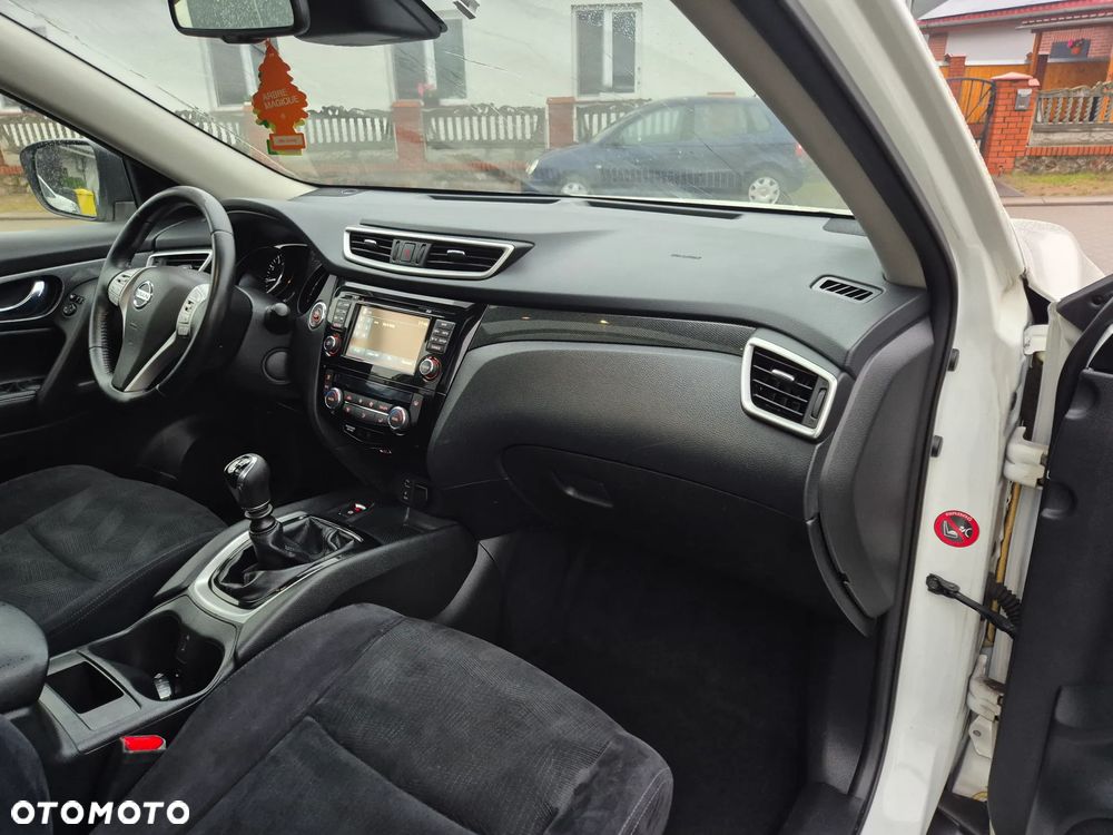 Nissan X-Trail 1.6 DIG-T Tekna 2WD 7os - 21