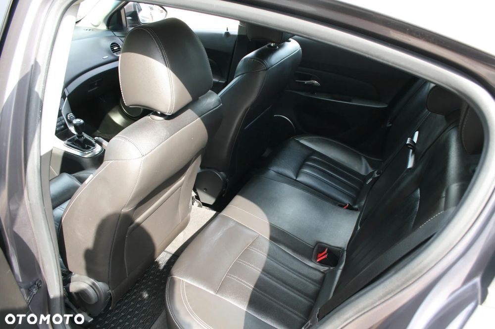 Chevrolet Cruze - 8