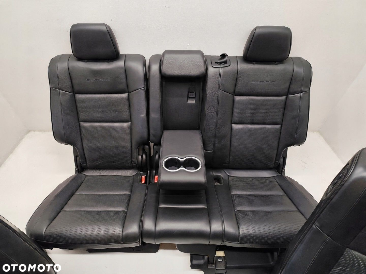 JEEP GRAND CHEROKEE WK2 SUMMIT FOTELE KANAPA MONITORY SKÓRA - 10