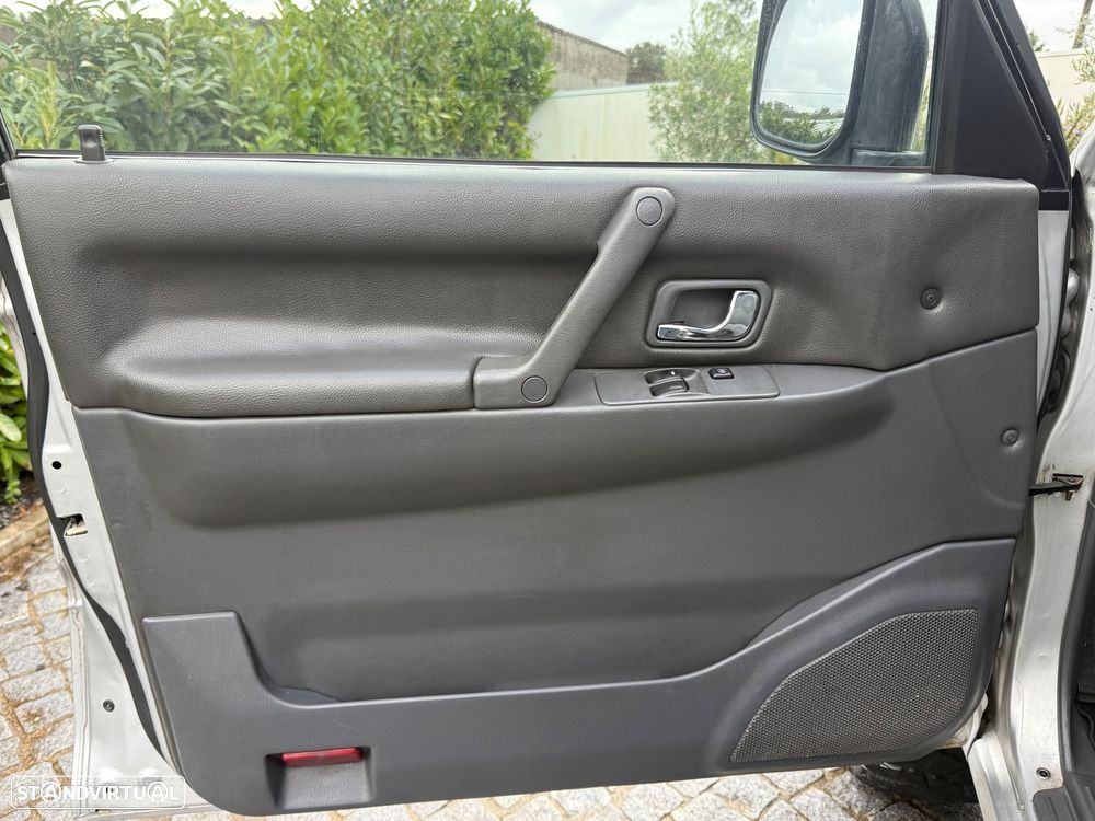 Mitsubishi Pajero 2.8 TD GLS ABS - 16