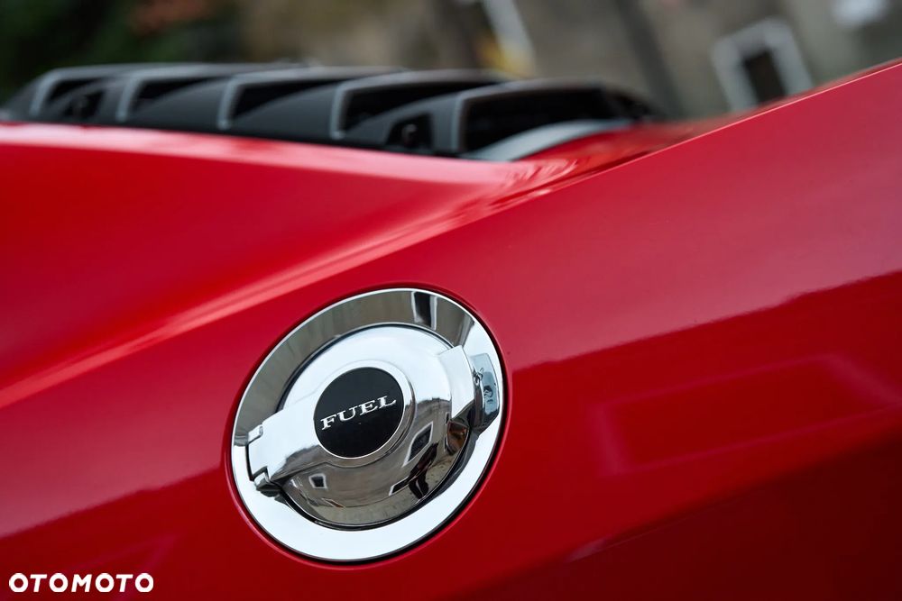 Dodge Challenger - 11