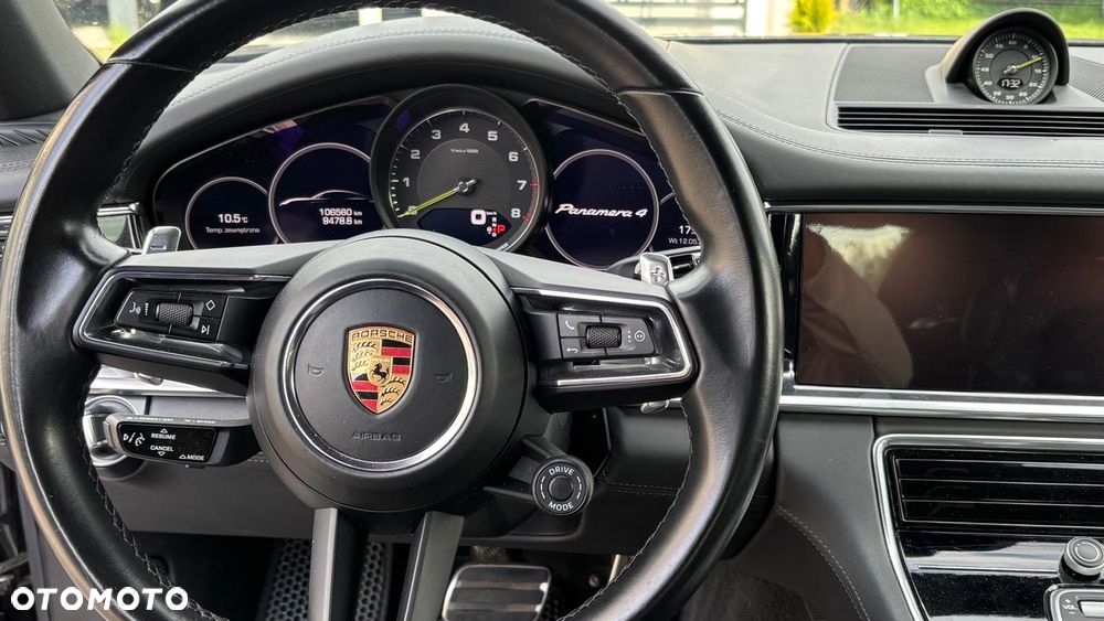 Porsche Panamera 4 E-Hybrid - 12