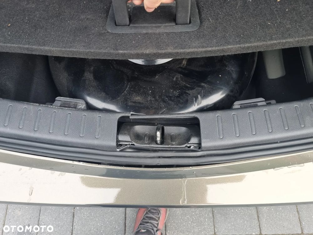 Toyota Corolla 1.8 Hybrid Executive - 18