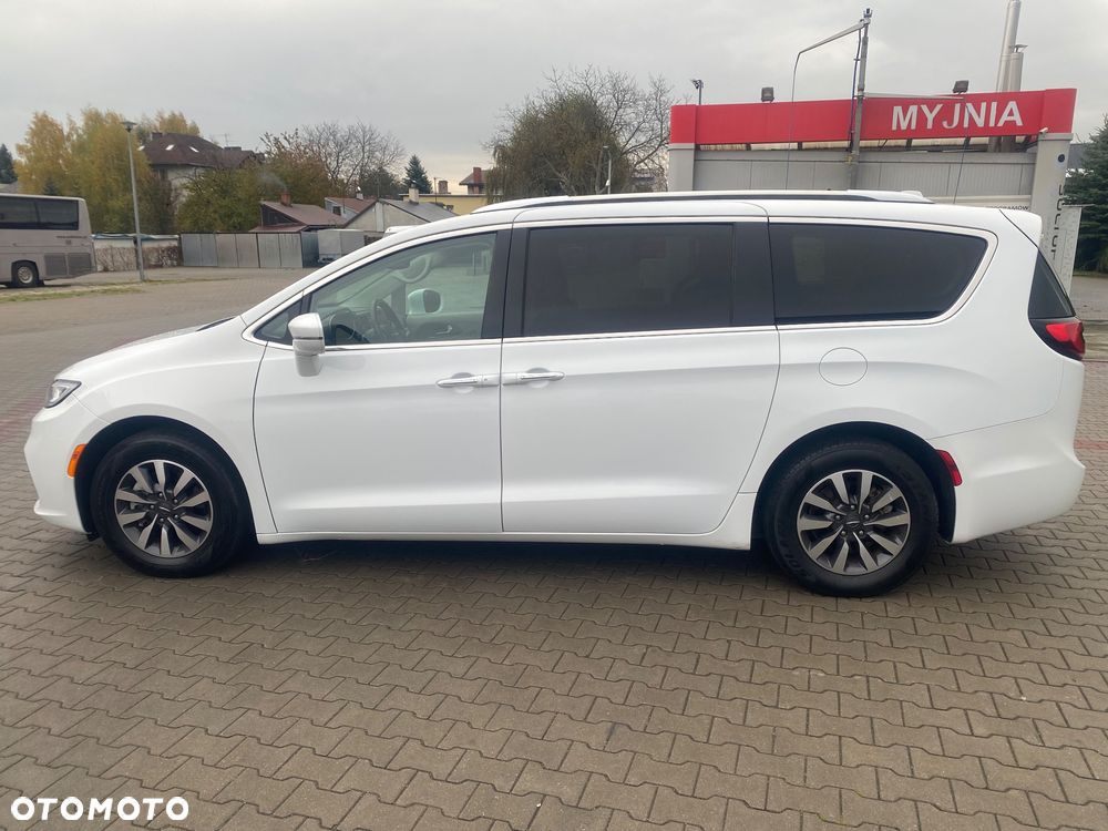 Chrysler Pacifica - 2