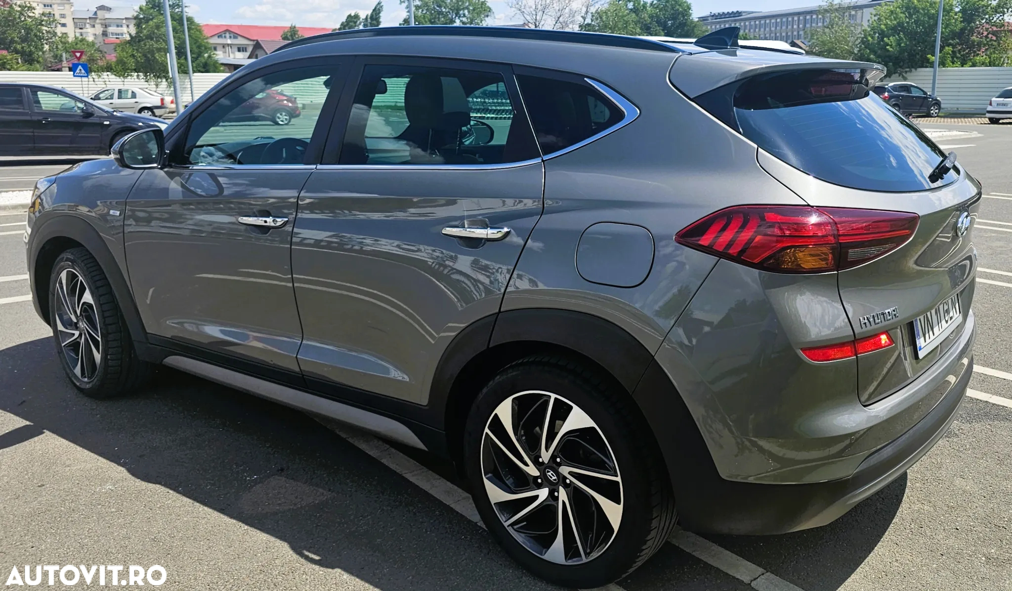 Hyundai Tucson 2.0 CRDI 4WD 8AT Luxury - 7