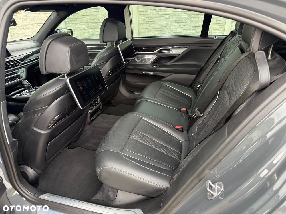 BMW Seria 7 750Li - 29