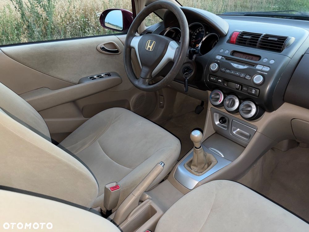 Honda City 1.4 Comfort - 16