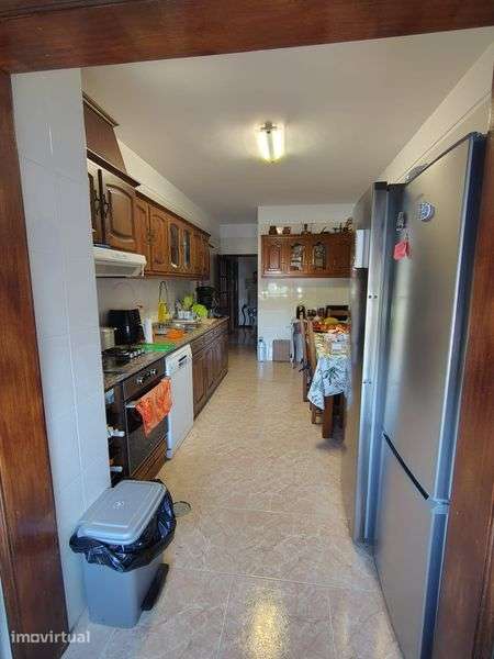 Apartamento T3 Espaçoso c/espaços verdes - Grande imagem: 5/12