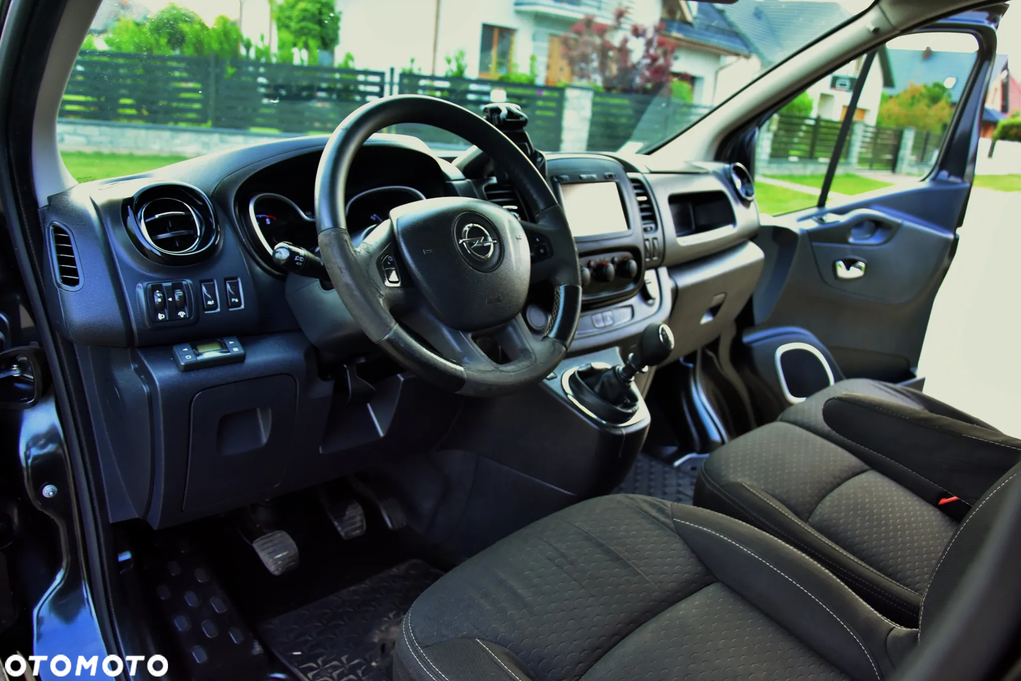 Opel Vivaro L2H1 2.9t Elegance - 26