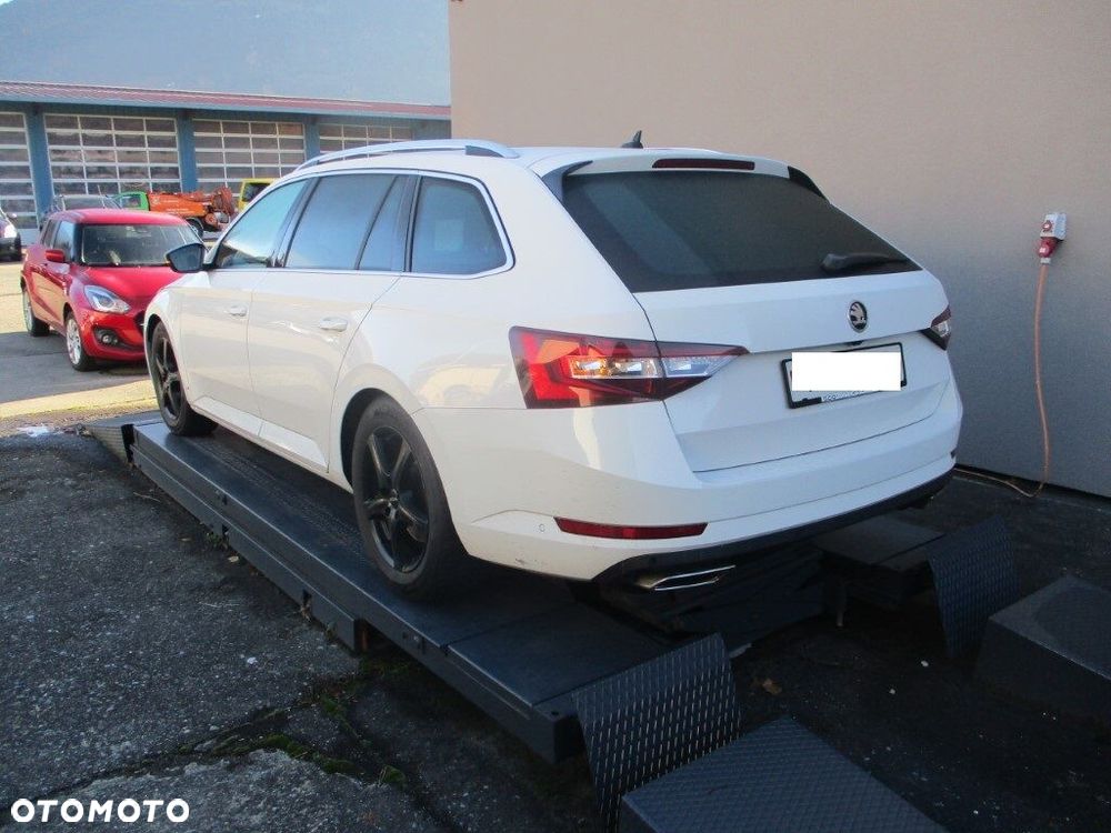 Skoda Superb 2.0 TSI 4x4 DSG L&K - 40