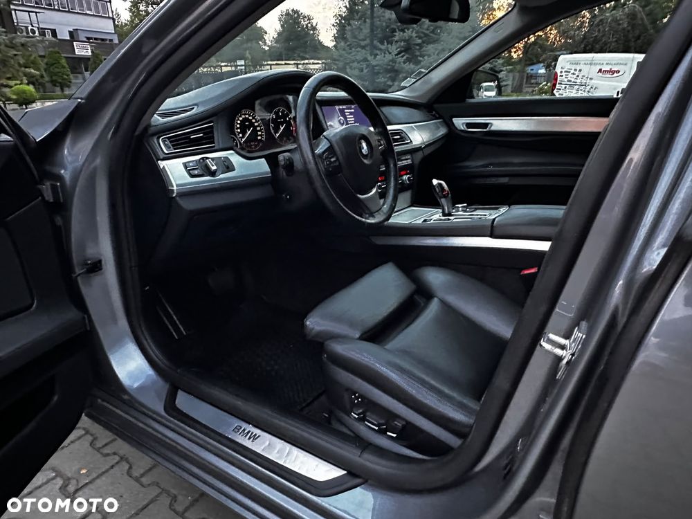 BMW Seria 7 730d - 26