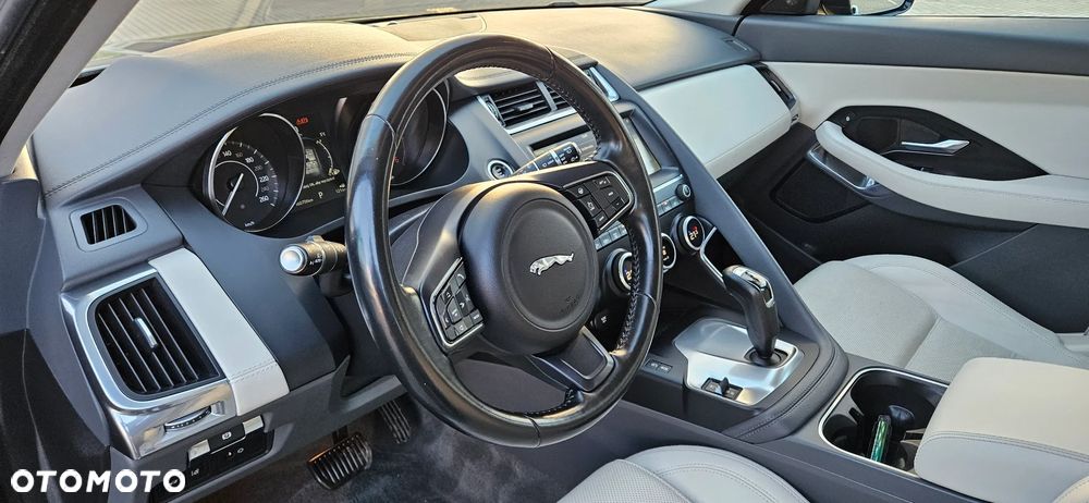 Jaguar E-Pace D150 AWD R-Dynamic HSE - 11