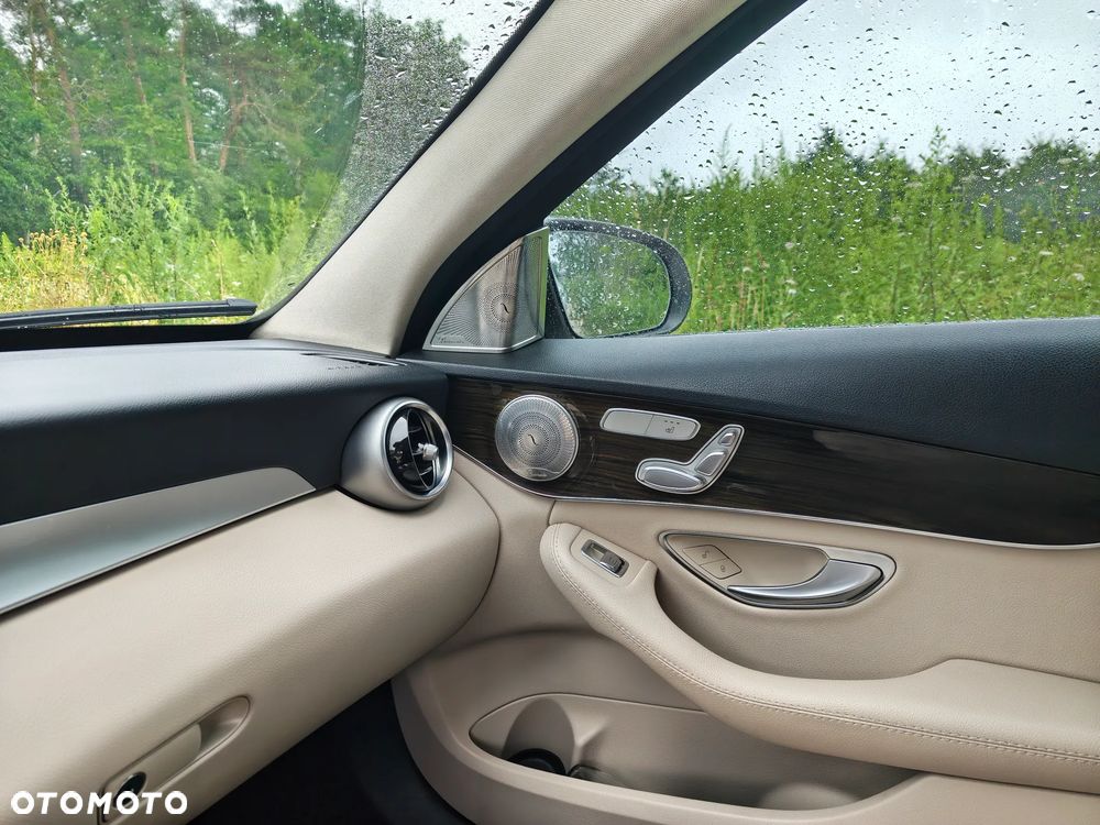 Mercedes-Benz Klasa C 300 9G-TRONIC - 11